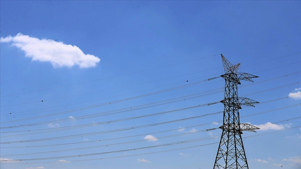 Veri merkezleri kaynaklı elektrik talebinin 5 yılda yaklaşık yüzde 130 artması bekleniyor