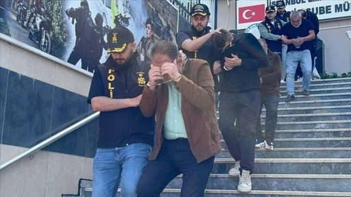 İstanbul'da 'change' araçlara eksperde kusursuz raporu çıkartıp satan 9 şüpheli yakalandı